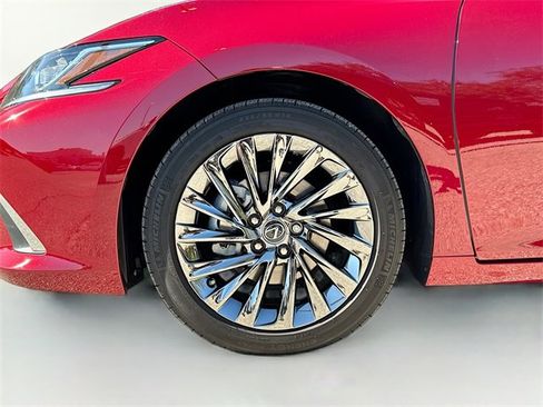 Used 2024 Lexus ES 350 w/ Luxury Package image 42