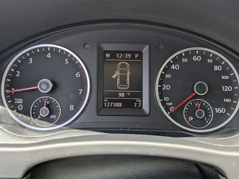 Used 2013 Volkswagen Tiguan SE FWD image 17