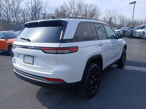 New 2026 Jeep Grand Cherokee Altitude image 6