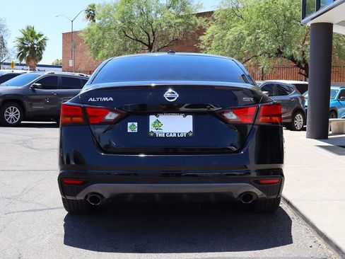 Used 2021 Nissan Altima 2.5 SR FWD image 11