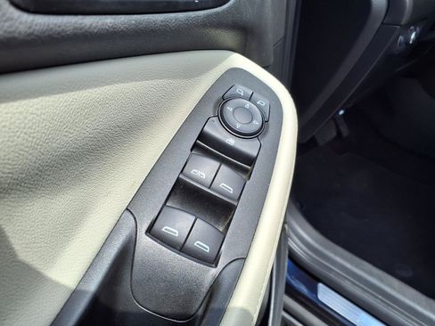 Used 2020 Buick Encore GX Essence w/ Advanced Technology Package FWD image 19