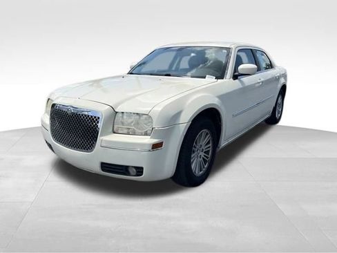 Used 2008 Chrysler 300 Touring w/ Comfort/Convenience Group RWD image 3