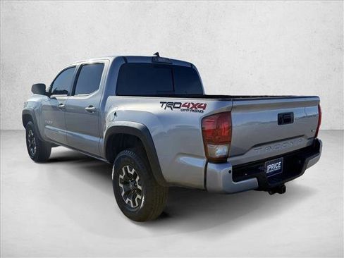 Used 2017 Toyota Tacoma TRD Off-Road w/ Premium & Technology Package image 8