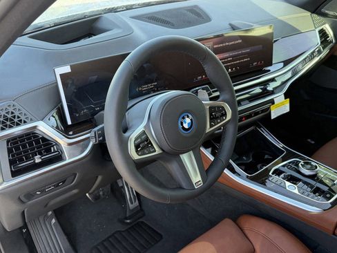 New 2026 BMW 330i xDrive Sedan w/ Premium Package AWD/4WD image 22