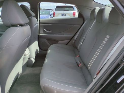 Certified 2023 Hyundai Elantra SEL w/ Convenience Package image 10