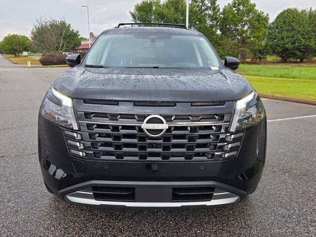 New 2026 Nissan Pathfinder Platinum FWD image 2