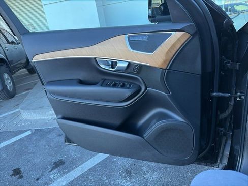 Used 2023 Volvo XC90 T8 Plus image 5