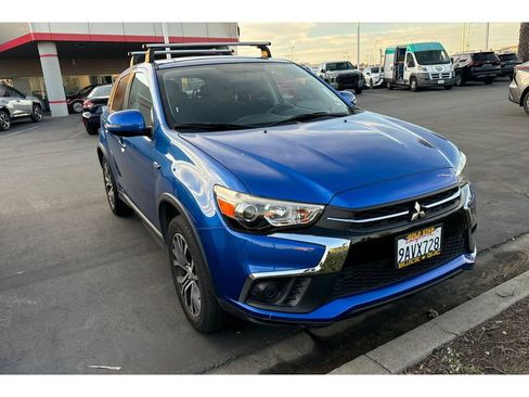 Used 2018 Mitsubishi Outlander Sport ES image 2