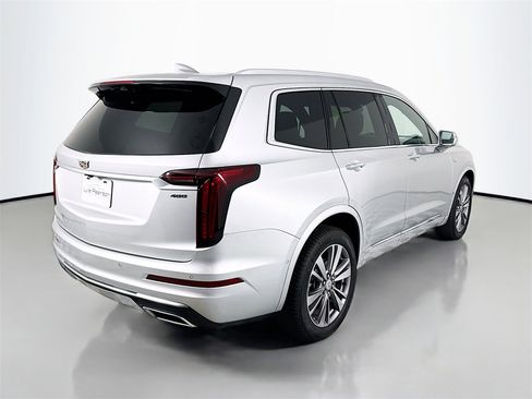 Used 2020 Cadillac XT6 Premium Luxury w/ Platinum Package image 9