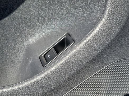 Used 2018 Volkswagen Jetta S image 17