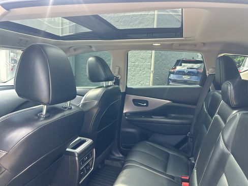 Used 2021 Nissan Murano SL w/ SL Moonroof Package FWD image 12