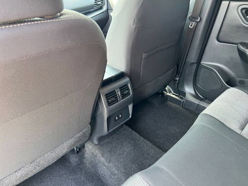 Used 2025 Nissan Rogue SV AWD/4WD image 25
