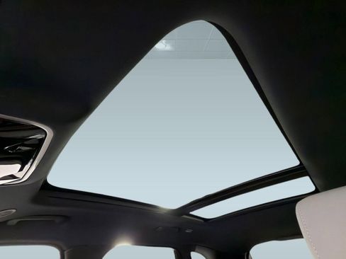 Used 2026 Land Rover Range Rover Velar S image 13