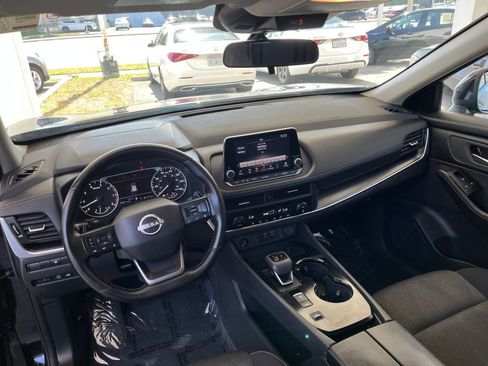 Used 2025 Nissan Rogue SV FWD image 35