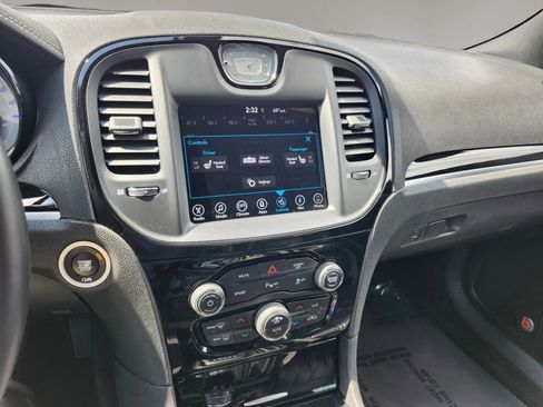 Used 2017 Chrysler 300 S w/ 300S Premium Group image 20