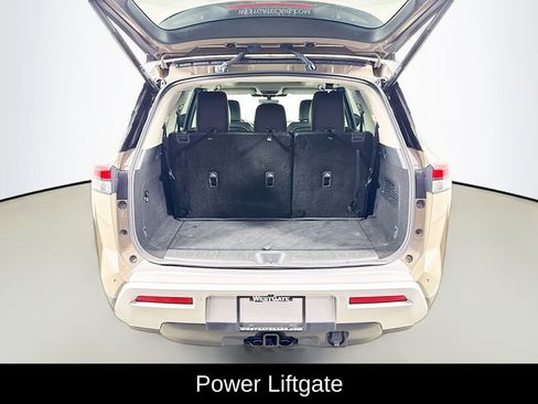 Used 2023 Nissan Pathfinder Platinum image 14