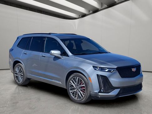 Used 2024 Cadillac XT6 Sport image 6