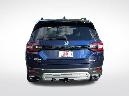 Used 2025 Honda Pilot Touring image 6
