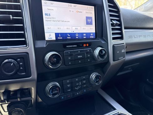 Used 2020 Ford F350 Platinum w/ FX4 Off-Road Package AWD/4WD image 33