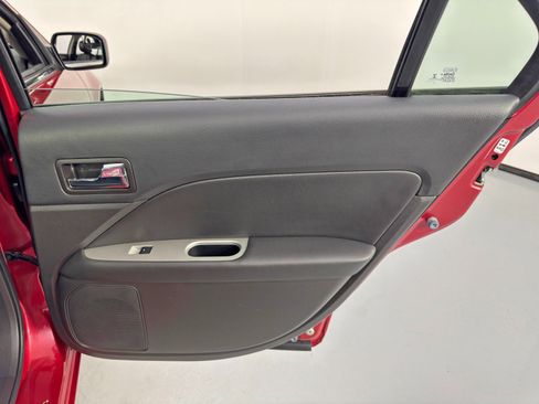 Used 2012 Ford Fusion SEL image 36