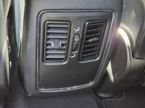 Used 2020 Jeep Grand Cherokee Laredo w/ Laredo X Package RWD image 15