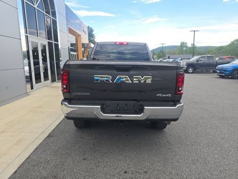 Certified 2025 RAM 2500 Big Horn AWD/4WD image 6