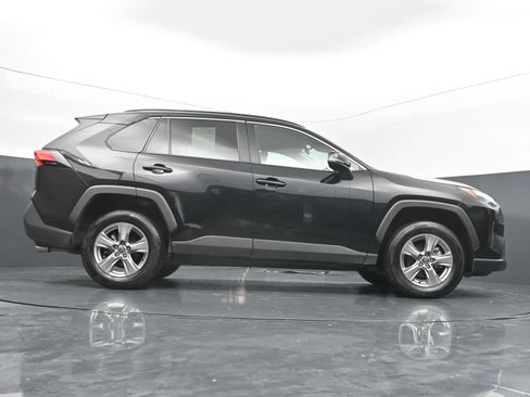 Used 2025 Toyota RAV4 XLE FWD image 40