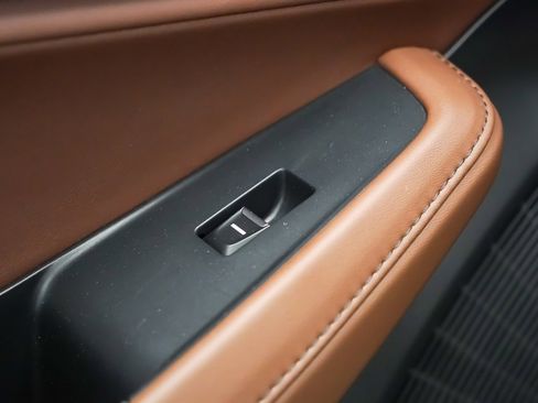 Used 2023 Acura MDX SH-AWD w/ Technology Package image 17