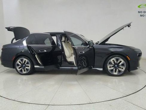 Used 2023 BMW i7 xDrive60 AWD/4WD image 78