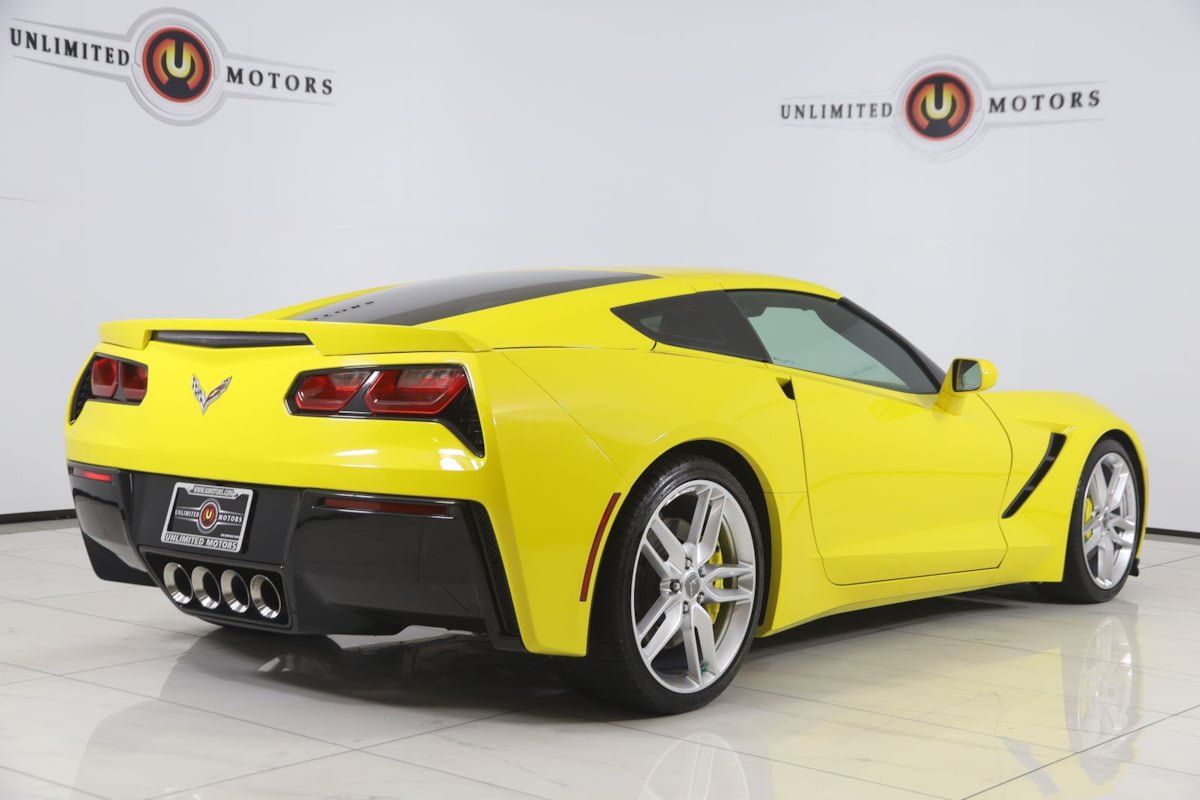 Used 2015 Chevrolet Corvette Stingray Coupe w/ ZF1 Appearance Package RWD image 3