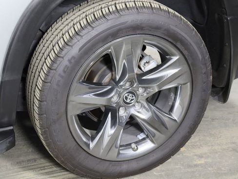 Used 2017 Toyota Highlander Limited image 40