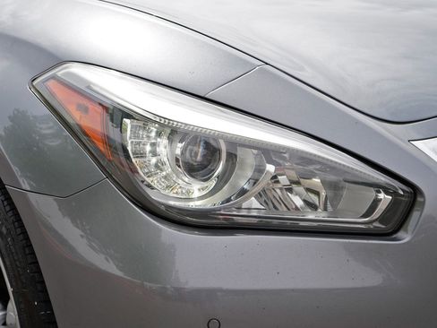 Used 2017 INFINITI Q70 3.7 w/ Technology Package AWD/4WD image 3