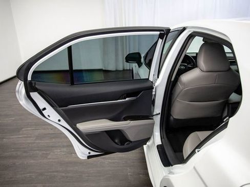 Used 2021 Toyota Camry XSE image 22