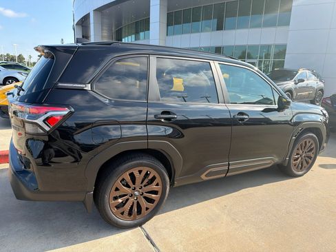 Used 2025 Subaru Forester Sport AWD/4WD image 3