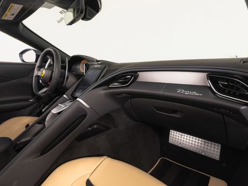 Certified 2025 Ferrari Roma Spider image 18