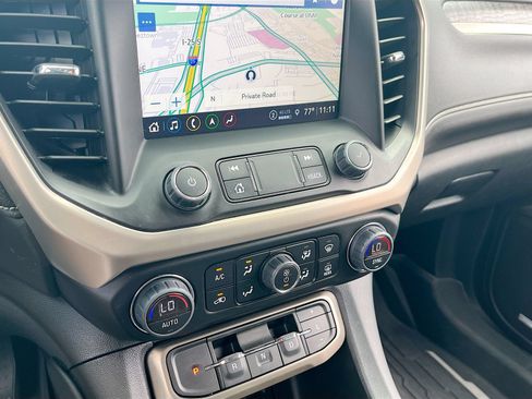 Used 2023 GMC Acadia Denali w/ Denali Ultimate Package AWD/4WD image 16