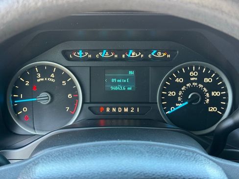 Used 2015 Ford F150 XLT w/ Trailer Tow Package image 11