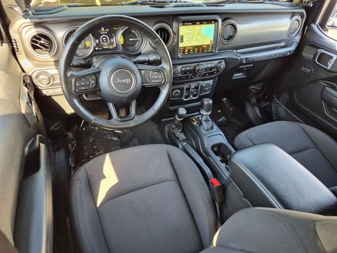 Used 2023 Jeep Wrangler Unlimited w/ Cold Weather Group AWD/4WD image 4