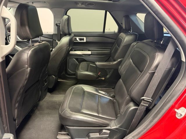 Used 2023 Ford Explorer XLT w/ Equipment Group 202A AWD/4WD image 19