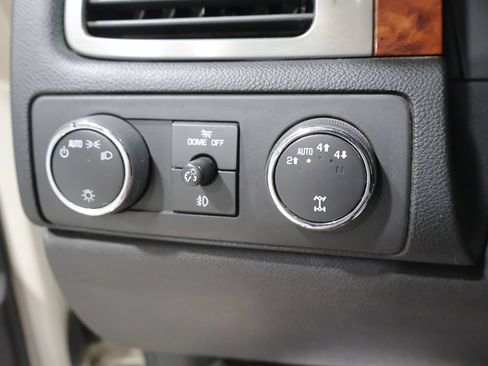 Used 2013 Chevrolet Suburban LTZ AWD/4WD image 31