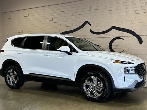 Used 2023 Hyundai Santa Fe SE AWD/4WD image 2