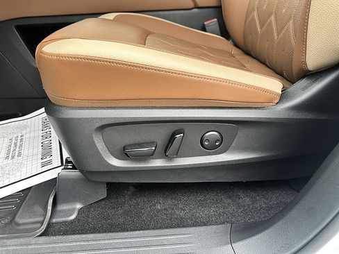 Certified 2026 Nissan Pathfinder Platinum w/ Cargo Package FWD image 22