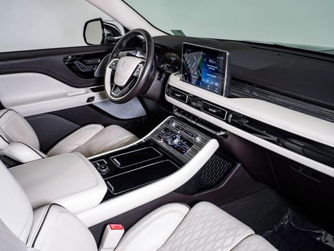 Used 2020 Lincoln Aviator Black Label Grand Touring image 13