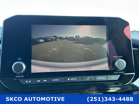 Used 2022 Nissan Pathfinder SV image 17