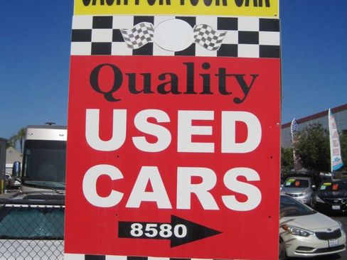 Used 2011 Subaru Outback 3.6R Limited image 3