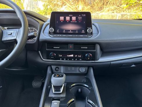 Used 2024 Nissan Rogue SV AWD/4WD image 23
