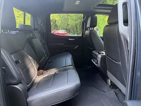 Used 2022 GMC Sierra 1500 SLT w/ SLT Premium Package AWD/4WD image 11