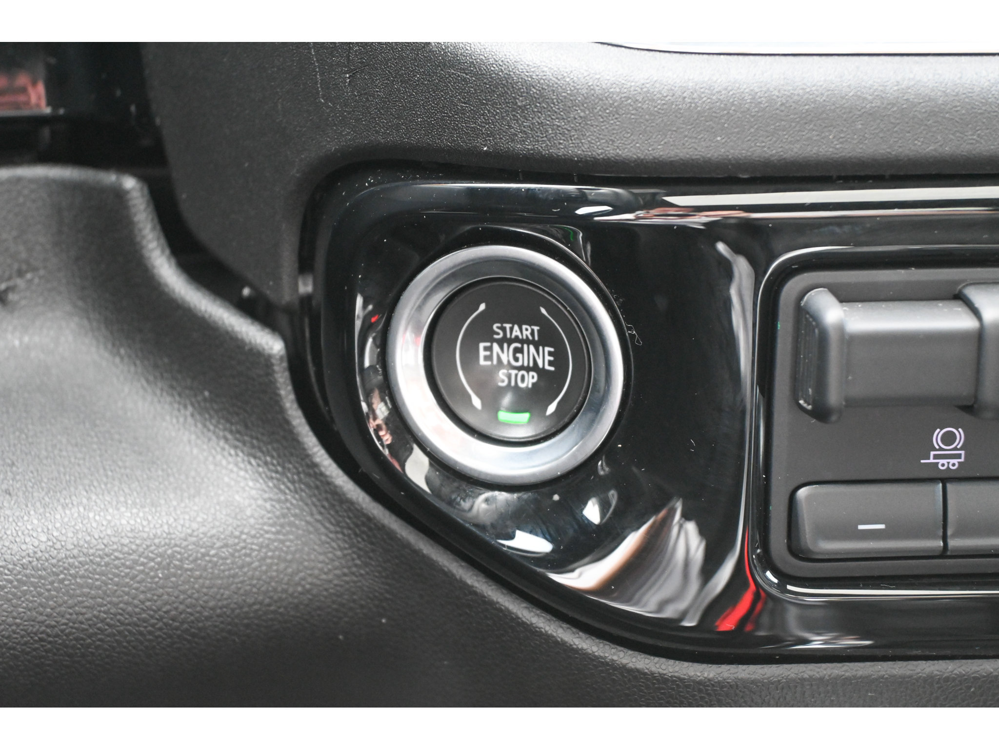 Used 2024 Chevrolet Silverado 1500 LTZ w/ LTZ Premium Package AWD/4WD image 45