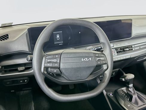 Used 2025 Kia K4 LXS FWD image 18