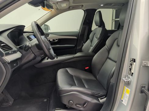 Used 2023 Volvo XC90 B5 Core w/ Protection Package Premier AWD/4WD image 12